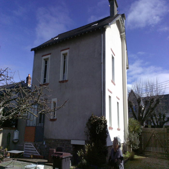 Maison de ville garage double laval